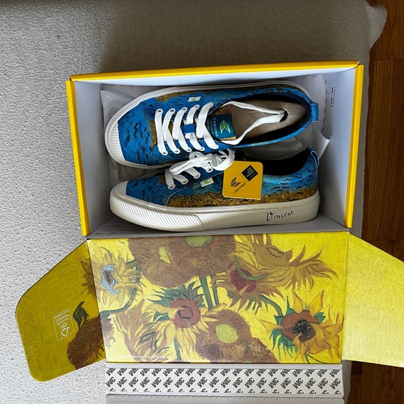 Cariuma limited edition  Van Gogh women’s sneakers size 9 - Picture 1 of 4